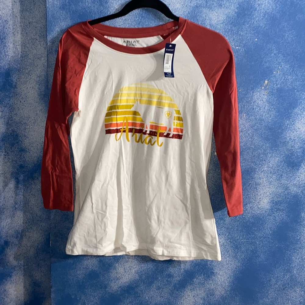 Crewnevk Ariat tee shirt